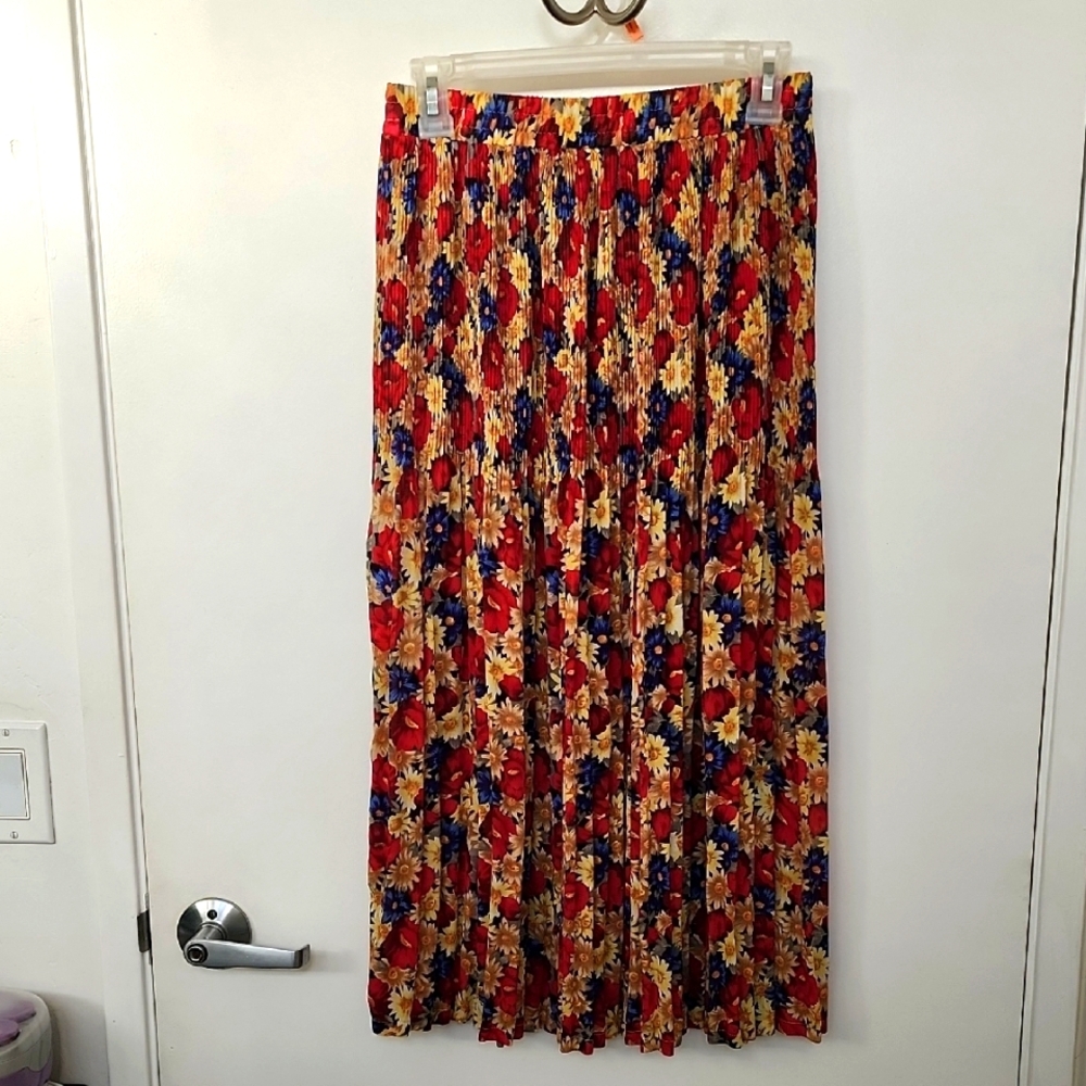 Vibrant Floral Pleated Maxi Skirt